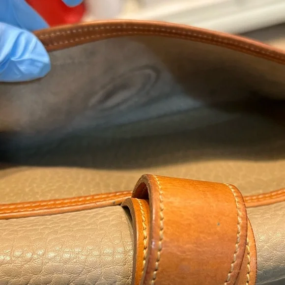 Dooney & Bourke Vintage Leather Crossbody Bag Taupe/Brown - Picture 14 of 16